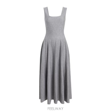 Khaite 25SS Khaite ���� �巹�� 9926511285 TP57897952425SS Khaite ���� �巹�� 9926511285 TP578979524