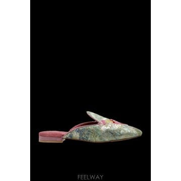 | Other Brand | 26SS KURT GEIGER Sliders Embroidered EMBROIDEREDSLIPPER0OTHE26SS KURT GEIGER Sliders Embroidered EMBROIDEREDSLIPPE