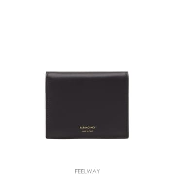 Ferragamo 26SS ����䷹ ��󰡸� ���� �з� 220699775326 TP57358827226SS ����䷹ ��󰡸� ���� �з� 220699775326 TP573588