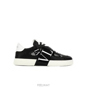 Valentino 24FW Valentino ���� ����Ŀ�� 3Y2S0C58SWF0NI TP57316092824FW Valentino ���� ����Ŀ�� 3Y2S0C58SWF0NI TP57316092