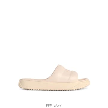 Moncler 26SS Moncler Altive ���̺��� ȭ��Ʈ Rubber Slides 09B4C00030M82602126SS Moncler Altive ���̺��� ȭ��Ʈ Rubber Slides 09B4