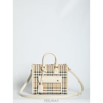 Burberry 26SS Burberry Freya ��Ʈ �̴� �� 8125134B7348 TP57555096226SS Burberry Freya ��Ʈ �̴� �� 8125134B7348 TP575550