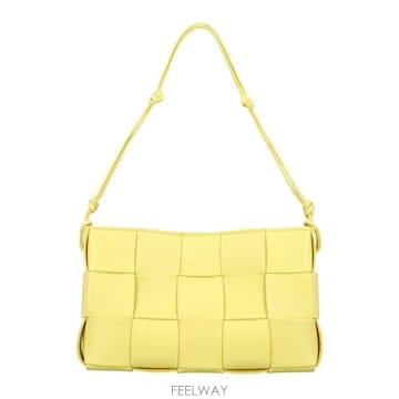 Bottega Veneta 23SS ���װ�����Ÿ ���װ�����Ÿ cassette ī��Ʈ �Ŀ�ġ On Strap �з� 730543VCQC4723SS ���װ�����Ÿ ���װ�����Ÿ cassette ī��Ʈ �Ŀ�ġ 
