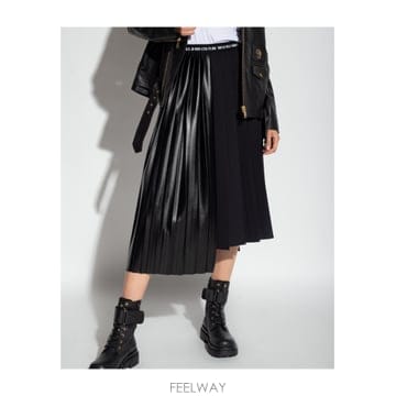 Versace 22FW ������ü ���� ��ĿƮ 73HAE8A5N0103899 TP57212003422FW ������ü ���� ��ĿƮ 73HAE8A5N0103899 TP572120034