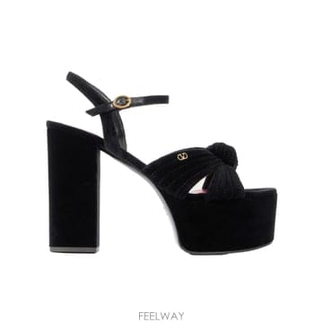 Valentino 26SS Valentino ���� high ���� WS0NS1WPJ0NO TP57676753726SS Valentino ���� high ���� WS0NS1WPJ0NO TP576767537