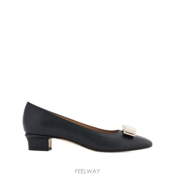 Ferragamo 26SS ����䷹ ��󰡸� VARA 2 0 SMOOTH ���� dEcolletE 01L4100790843NER26SS ����䷹ ��󰡸� VARA 2 0 SMOOTH ���� dEcolletE 