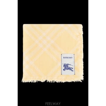Burberry 26SS Burberry ��ī�� with �ΰ� patch 8122581C5258CUSTARDBEIGE TP526SS Burberry ��ī�� with �ΰ� patch 8122581C5258CUSTA