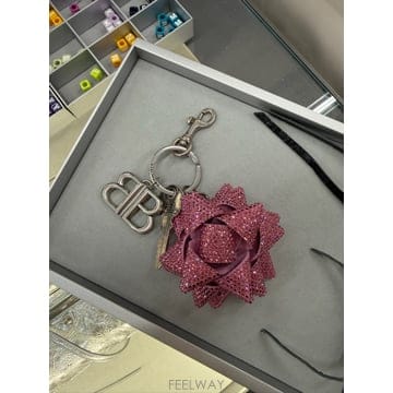 Balenciaga 26SS Balenciaga Ű ü�� with pendants 8539732ACBT5813 TP570638126SS Balenciaga Ű ü�� with pendants 8539732ACBT5813 