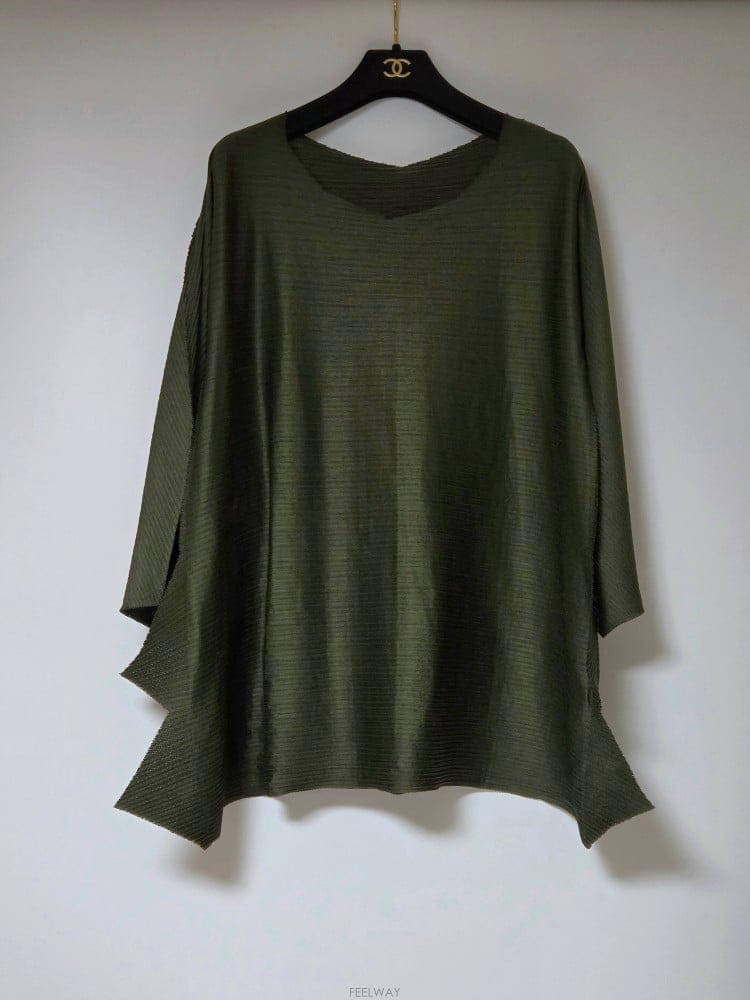Issey Miyake �� �̼��̹̾��� me ISSEY MIYAKE �˷ο� ��Ÿ ������ ž�� �̼��̹̾��� me ISSEY MIYAKE �˷ο� ��Ÿ ������ ž