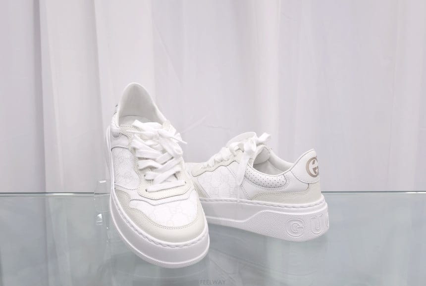 GUCCI ���� GG ����Ŀ�� �ȭ 700775 AACV2 9048���� GG ����Ŀ�� �ȭ 700775 AACV2 9048