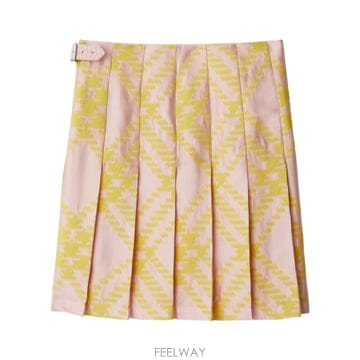 Burberry 24SS Burberry ���� ��ĿƮ 80830001 TP57182768524SS Burberry ���� ��ĿƮ 80830001 TP571827685