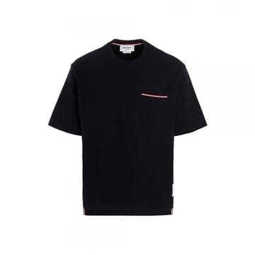 톰브라운 26SS 삼선 포켓 티셔츠 네이비 MJS183A 07323 415