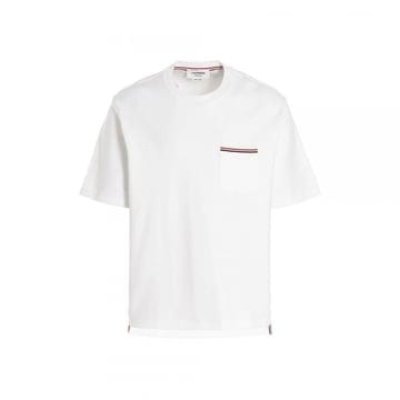 톰브라운 26SS 삼선 포켓 티셔츠 화이트 MJS183A 07323 100