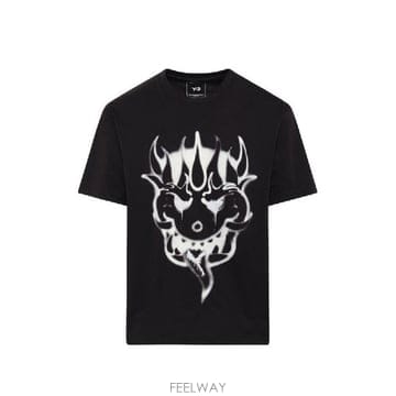 Yohji Yamamoto �׶�����Ÿ �ؿ� �����߸����� ���� PRINTED COTTON Ƽ���� KQ8596BLACK�׶�����Ÿ �ؿ� �����߸����� ���� PRINTED COTTON Ƽ��