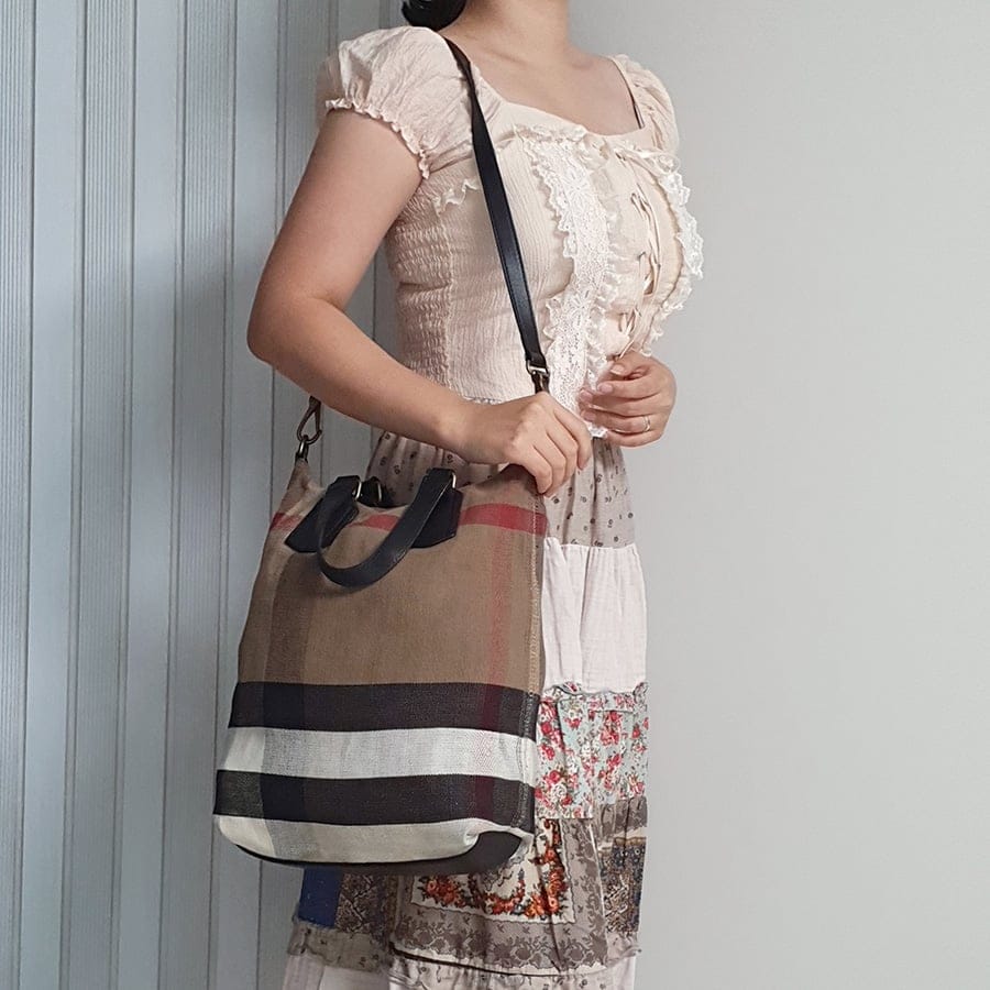Burberry ������ ĵ���� üũ ��Ʈ�� ����� �߰� ���� ���ǾƳ������ ĵ���� üũ ��Ʈ�� ����� �߰� ���� ���ǾƳ�