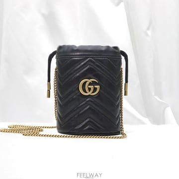 Gucci(구찌) 575163 블랙 마틀라세 쉐브론 GG 마몬트 미니 버킷 숄더백