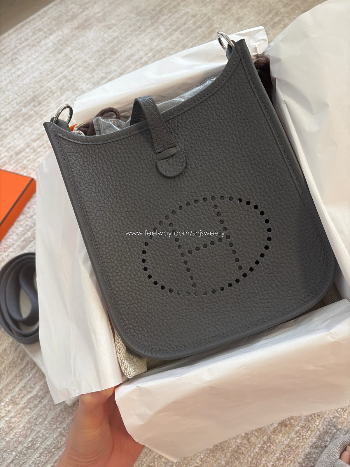HERMES �����޽� �̴� ������ 16 �Ƹ��ξ��� �÷������޽� �̴� ������ 16 �Ƹ��ξ��� �÷�