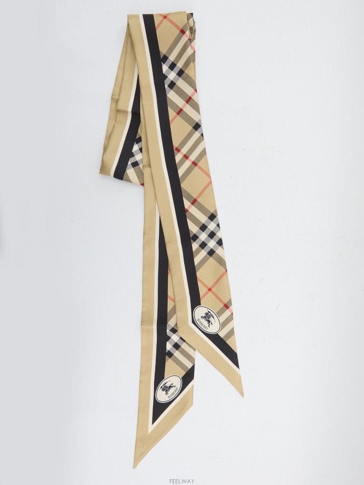 Burberry 26 F/W ������ ��ũ Ʈ�� ���� 8114238A2021 B002225396626 F/W ������ ��ũ Ʈ�� ���� 8114238A2021 B0022253966