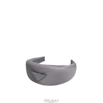 프라다 리나일론 삼각로고 헤어 밴드 머리띠 위스테리아