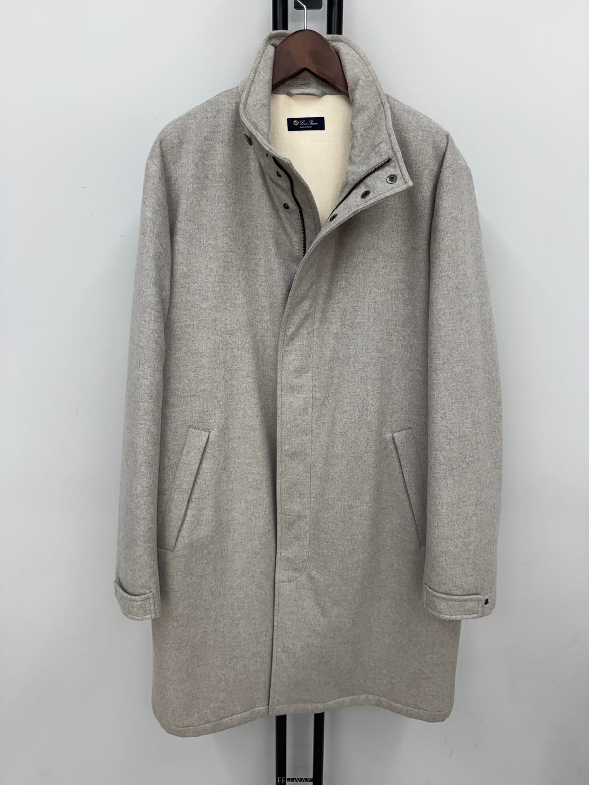Loro Piana (���� ���Ϲ߼�) �η��ǾƳ� ���̺� ĳ�ù̾� ���̼� ��Ʈ(���� ���Ϲ߼�) �η��ǾƳ� ���̺� ĳ�ù̾� ���̼� ��Ʈ