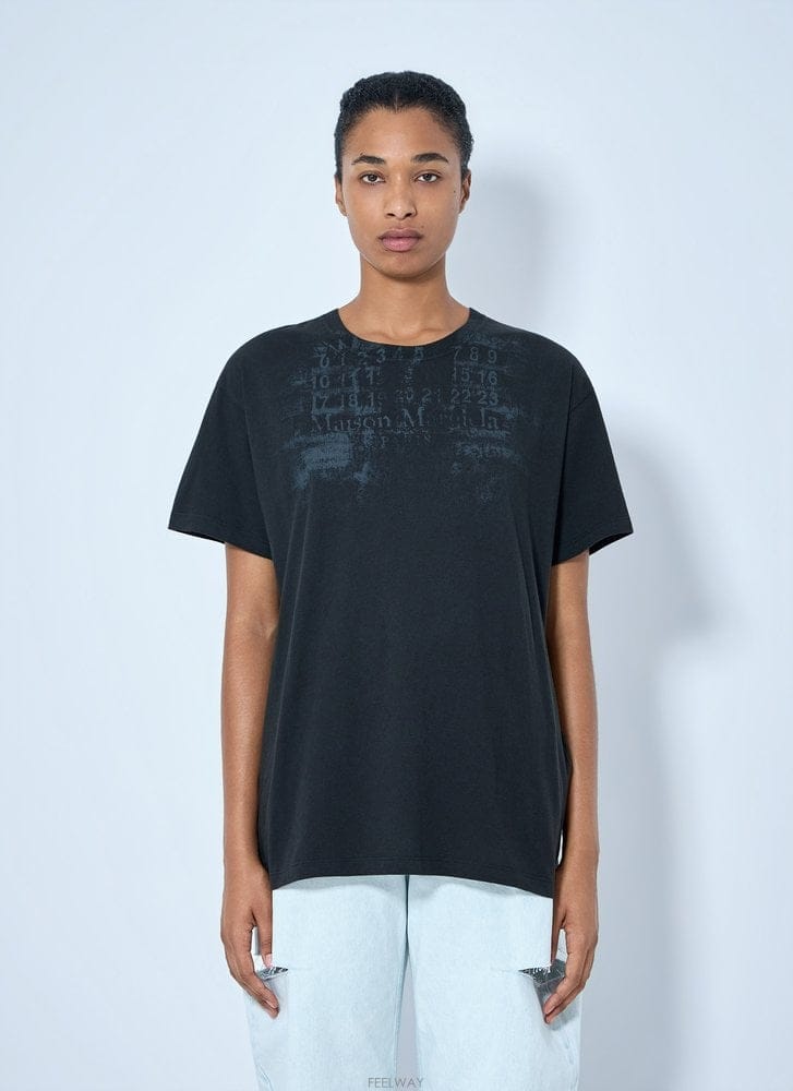 Maison Margiela 26 F/W ���� ���������� NUMBERS ���ַ� Ƽ���� S51GC0 B011225536626 F/W ���� ���������� NUMBERS ���ַ� Ƽ���� S51GC0 B0
