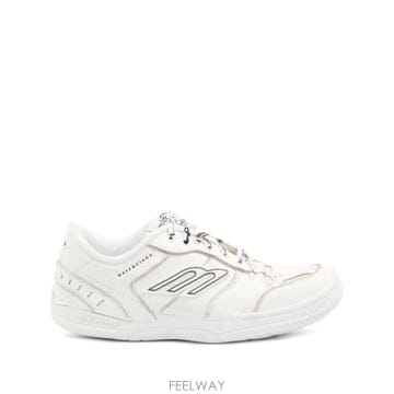 Balenciaga 26SS �߷��þư� ��ư�� �̵�� �� �ƿ� ����Ŀ�� 841763 WCURS9000 White26SS �߷��þư� ��ư�� �̵�� �� �ƿ� ����Ŀ�� 841763 
