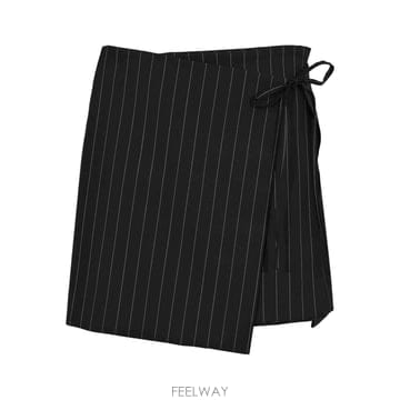 Sportmax 26SS ������ �ƽ� Spx �̴� ��ĿƮ Made In Pinstripe Gabardine 26121010426SS ������ �ƽ� Spx �̴� ��ĿƮ Made In Pinstripe Gab
