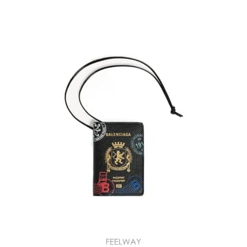 Balenciaga Balenciaga Passport 카드 홀더 키링 8667332ACGS1084 TP57
