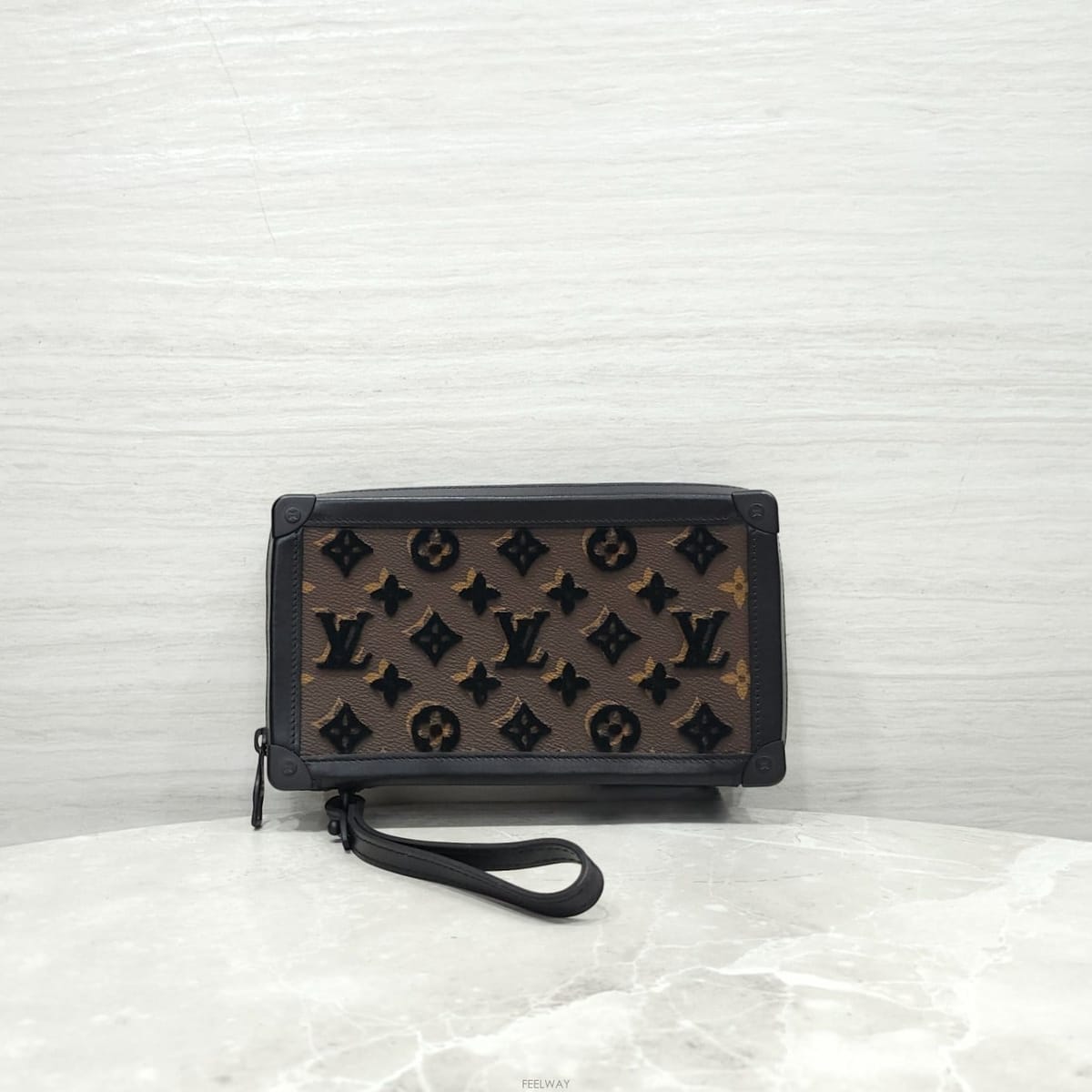 Louis Vuitton [������] ���̺��� LV �����ƺ��� ����Ʈ Ʈ��ũ Ŭ��ġ�� M45061[������] ���̺��� LV �����ƺ��� ����Ʈ Ʈ��ũ Ŭ��ġ��