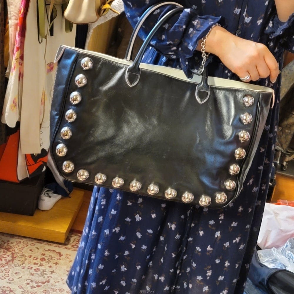 Marc Jacobs MARC JACOBS ��ũ�����߽� �ݱ����͵� ��Ʈ�� �ڽ��� B856MARC JACOBS ��ũ�����߽� �ݱ����͵� ��Ʈ�� �ڽ��� B856