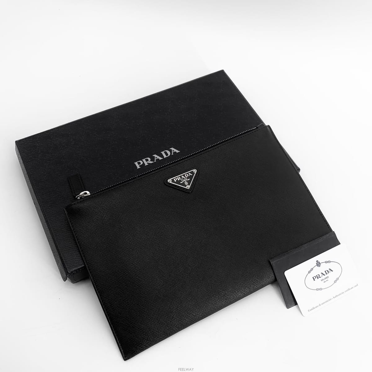 A.P.C. �߹�ȭ�����š� ����� �ﰢ�ΰ� ���ǾƳ� Ŭ��ġ 2NG005��ȭ������ ����� �ﰢ�ΰ� ���ǾƳ� Ŭ��ġ 2NG005