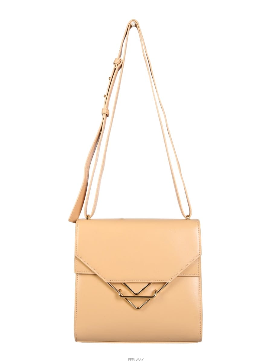 Bottega Veneta 21 S/S ���װ� ����Ÿ �� Ŭ�� �� 652391_V0I422700 B004017066921 S/S ���װ� ����Ÿ �� Ŭ�� �� 652391_V0I422700 B0040