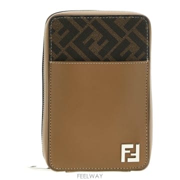 FENDI 24SS Fendi Phone ���̽� FF Squared ũ�ν��ٵ� �� 7AS239AFF2F1M6E TP5724SS Fendi Phone ���̽� FF Squared ũ�ν��ٵ� �� 7AS23