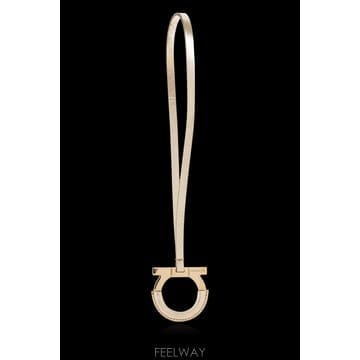 Ferragamo 26SS ����䷹ ��󰡸� ���� �� Ű ü�� 220942CHARMGANCIO787951CHAMPAGNE TP26SS ����䷹ ��󰡸� ���� �� Ű ü�� 220942CHARMGANC