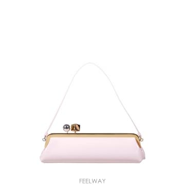 Jacquemus 26SS ��ũ���� LA �Ŀ�ġ SALON �� BAW00413AC18A01410 TP57071117126SS ��ũ���� LA �Ŀ�ġ SALON �� BAW00413AC18A01410 TP