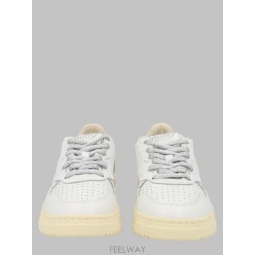AUTRY 26FW ��Ʈ�� �޴޸���Ʈ �ο� ���� ����Ŀ�� AULW SW03 WHITE26FW ��Ʈ�� �޴޸���Ʈ �ο� ���� ����Ŀ�� AULW SW03 WH