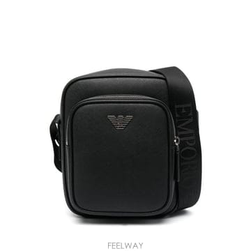 Armani 26FW �������� �Ƹ����� ũ�ν��� Y4M387 Y138E81072 BLACK26FW �������� �Ƹ����� ũ�ν��� Y4M387 Y138E81072 BLAC