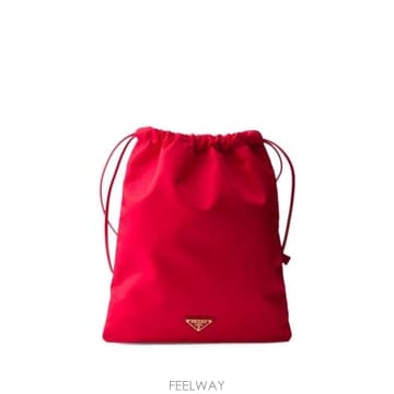 PRADA 26FW ����� Ŭ��ġ �Ŀ�ġ 1NK01M 2HG6F0011 RED26FW ����� Ŭ��ġ �Ŀ�ġ 1NK01M 2HG6F0011 RED