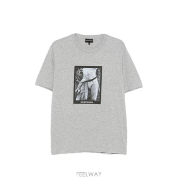 26FW 엠포리오 아르마니 반팔 티셔츠 EM006931 AF23082F8301 GREY