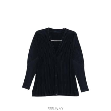 Issey Miyake 26SS �ȹ� �ø��� �̼��� �̾��� ������ V�� ����� HP66JL541 75 NAVY26SS �ȹ� �ø��� �̼��� �̾��� ������ V�� ����� HP66J