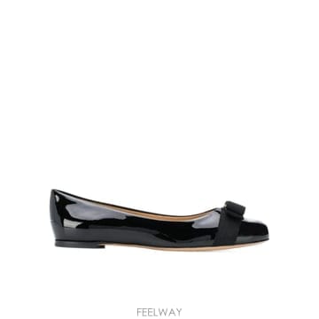 Ferragamo 24SS ����䷹ ��󰡸� ����䷹ ��󰡸� Varina Patent ���� Ballet Flats 01A1824SS ����䷹ ��󰡸� ����䷹ ��󰡸� Varina Patent