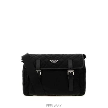 PRADA 26FW ����� �ﰢ�ΰ� �����Ϸ� �޽����� 1BD953VD1N2ZSI F0002 Black26FW ����� �ﰢ�ΰ� �����Ϸ� �޽����� 1BD953VD1N2ZSI 