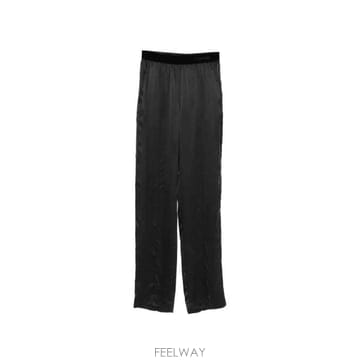 26FW 톰포드 스트레이트 팬츠 PAW683FAX1720 NAA BLACK