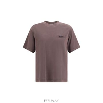 Jacquemus 26FW ��ũ���� �׷α׷� �ΰ� Ƽ���� TSM00133AJ00226 850 BROWN26FW ��ũ���� �׷α׷� �ΰ� Ƽ���� TSM00133AJ00226 850