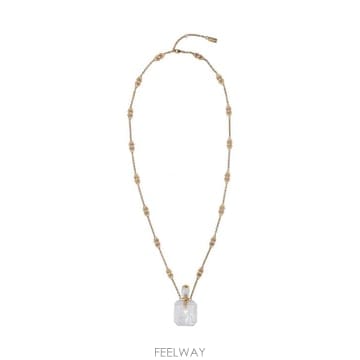 Chloe 26FW ���ο� ����� �Ҵ�Ʈ 25WJN04BCR 106 White26FW ���ο� ����� �Ҵ�Ʈ 25WJN04BCR 106 White