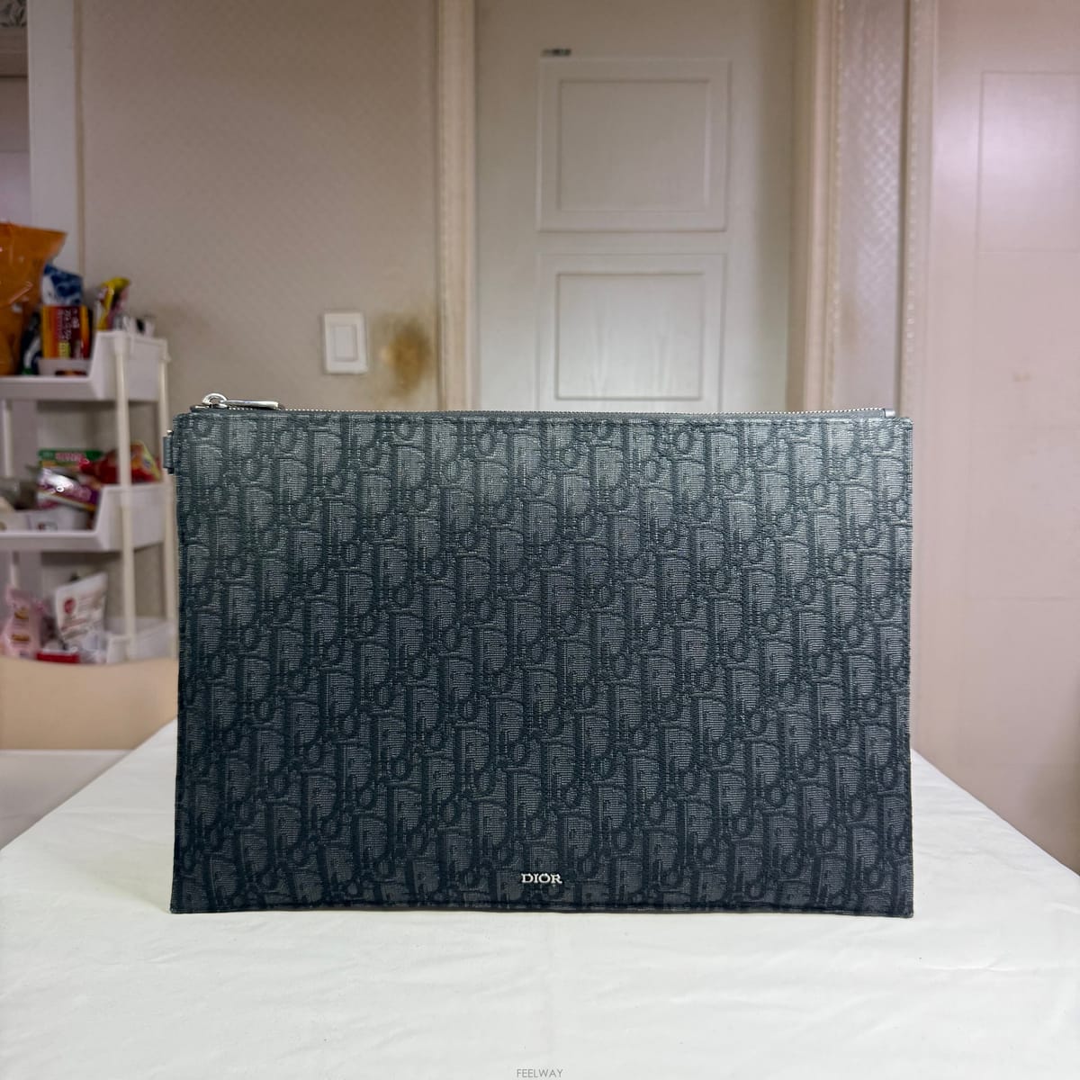 DIOR [23SS,��Ʈ��X]��� ������ũ A4 ��ī�� �Ŀ�ġ Ŭ��ġ ���� 2ESCA549YSE_H03E[23SS,��Ʈ��X]��� ������ũ A4 ��ī�� �Ŀ�ġ Ŭ��ġ ��