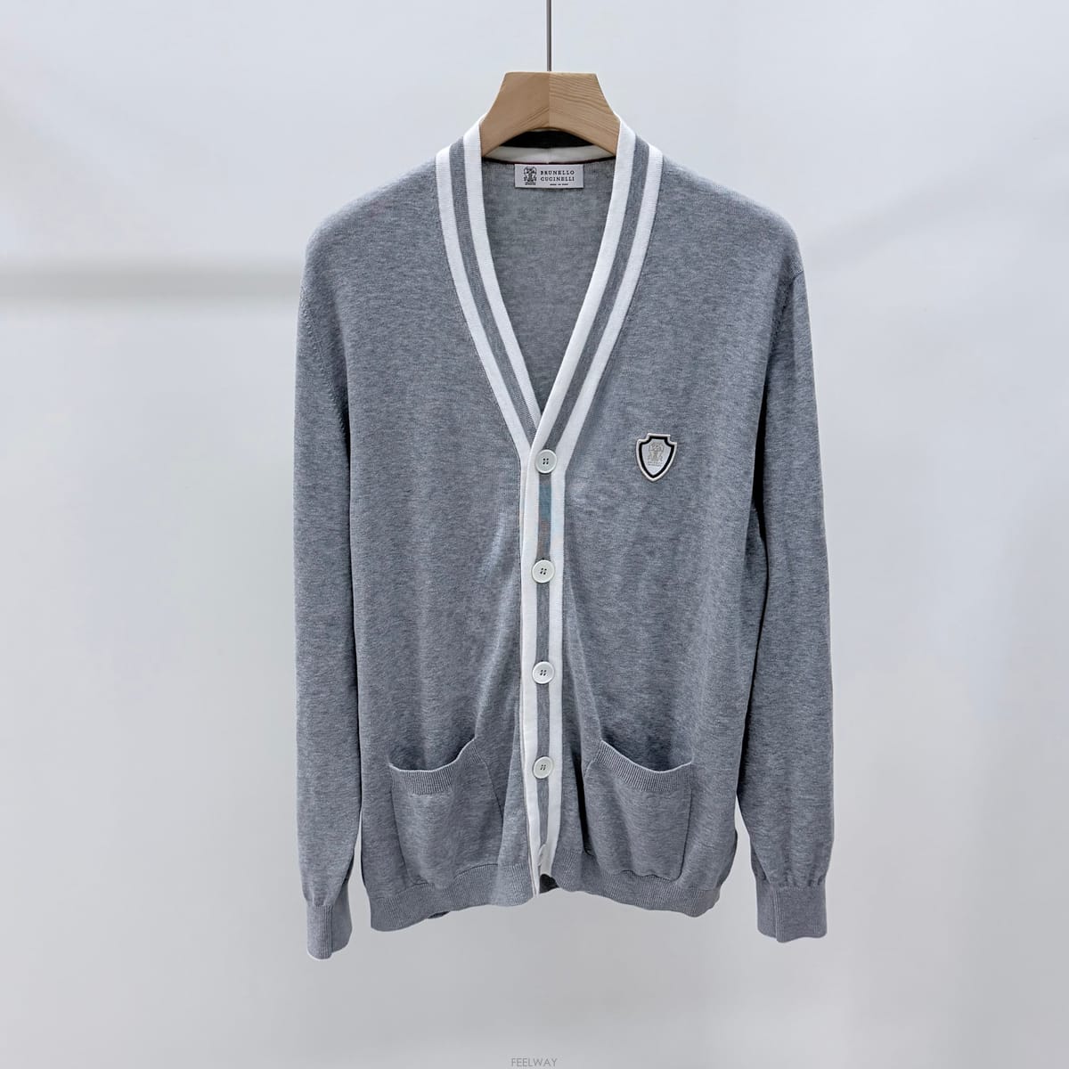 Brunello Cucinelli [�̻��/XL] ���ڷ� ��ġ�ڸ� ��ư �ΰ� ����� �׷���[�̻��/XL] ���ڷ� ��ġ�ڸ� ��ư �ΰ� ����� �׷���