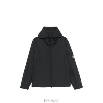 Moncler 26SS Moncler SASSIERE GIUBBOTTO 1A001555987674S TP57169015126SS Moncler SASSIERE GIUBBOTTO 1A001555987674S TP5716