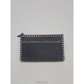 [중고 명품 럭스올 울산점] 발렌티노 락스터드 플랫 블랙 클러치백 PW2P0269VSH