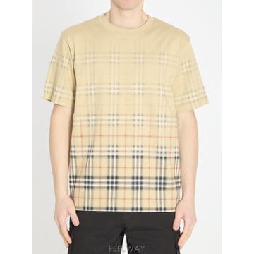 26SS Burberry Burberry Ryan Degrade T 셔츠 8119022B9368 TP5706